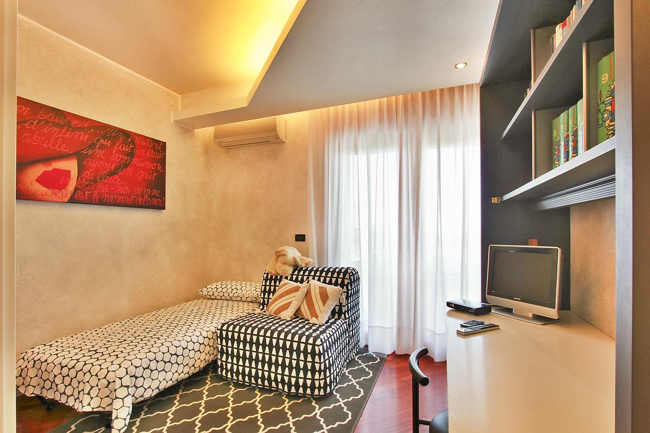 Attico Udine Apartment Линяно Сабиадоро Екстериор снимка