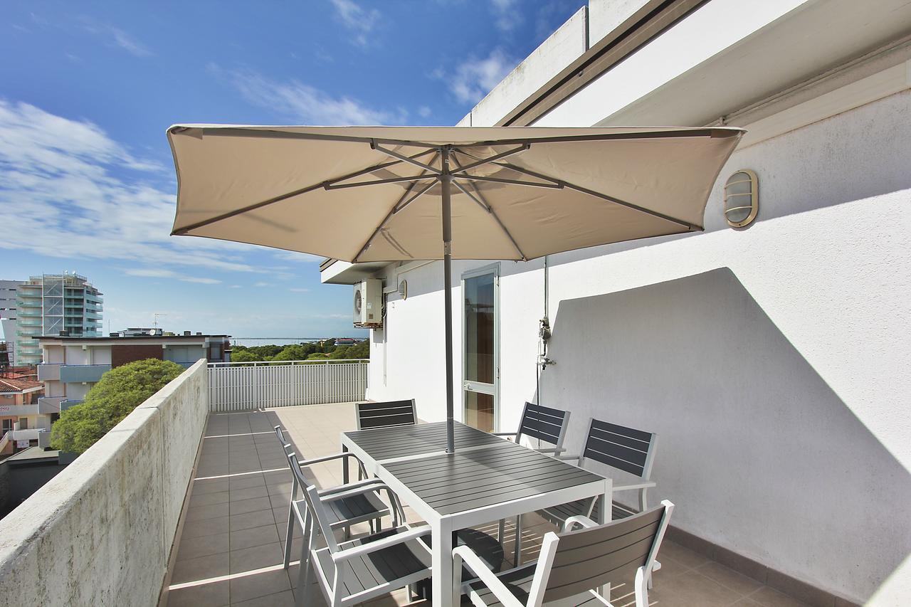 Attico Udine Apartment Линяно Сабиадоро Екстериор снимка